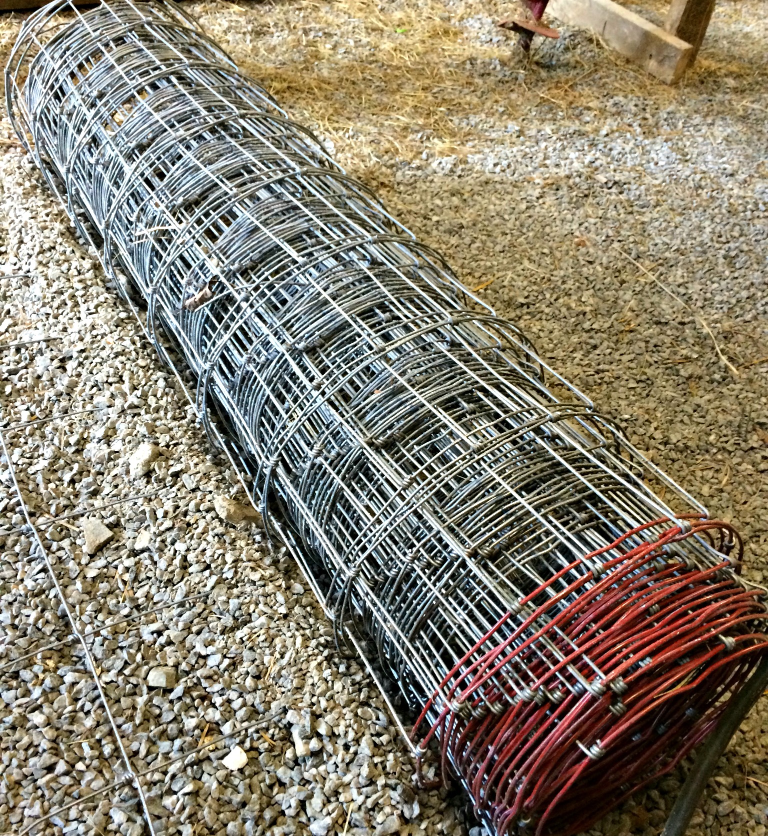 How to Make Tomato Cages From Chicken Wire
