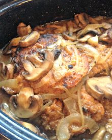 Make Ahead Cube Steak & Mushroom Gravy (Premium)